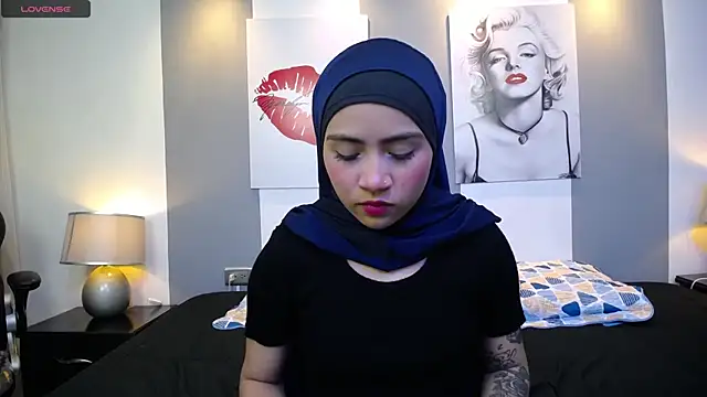 Neesha   online show from 11/01/25, 08:44