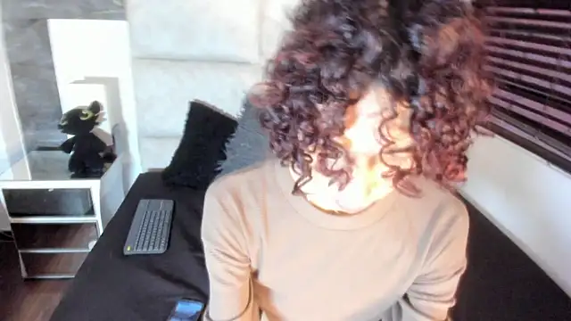 Scaarlett 22  online show from 01/14/26, 07:41