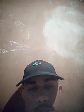 Snapshot of mestre637 chatting on 11/02/25, 01:08 mestre637 online show from 11/02/25, 01:08