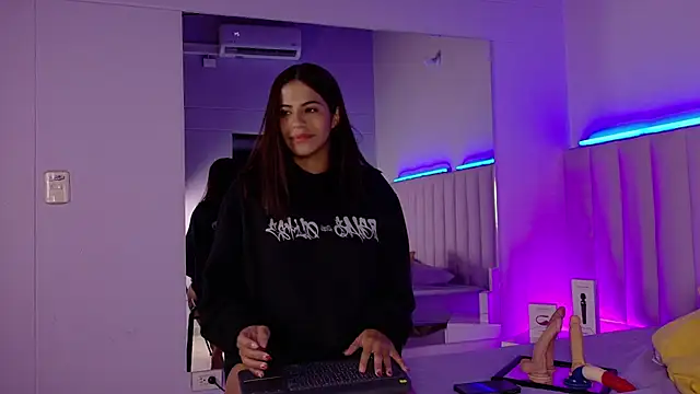 IamEvaGate online show from 10/26/25, 04:40