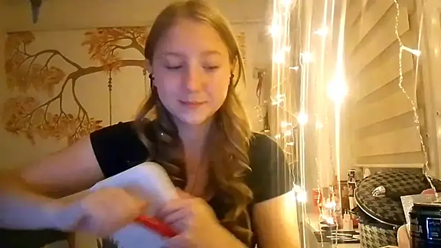 CarynFlaryn online show from 10/11/25, 03:28