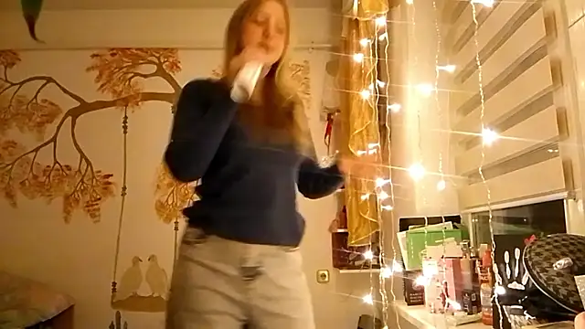 CarynFlaryn online show from 10/15/25, 05:24