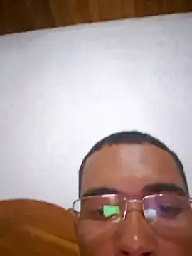Snapshot of Mikael_1357 chatting on 06/14/26, 03:52 Mikael 1357 online show from 06/14/26, 03:52