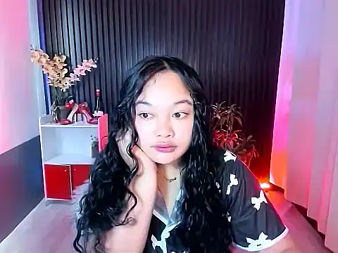 UrFavouriteCravings online show from 11/15/25, 12:41