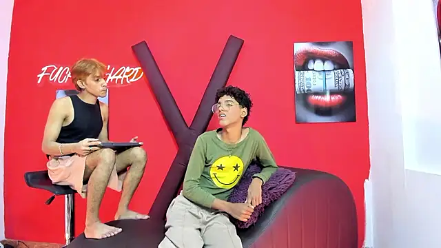 VERY HOT GUYS online show from 03/18/26, 07:39