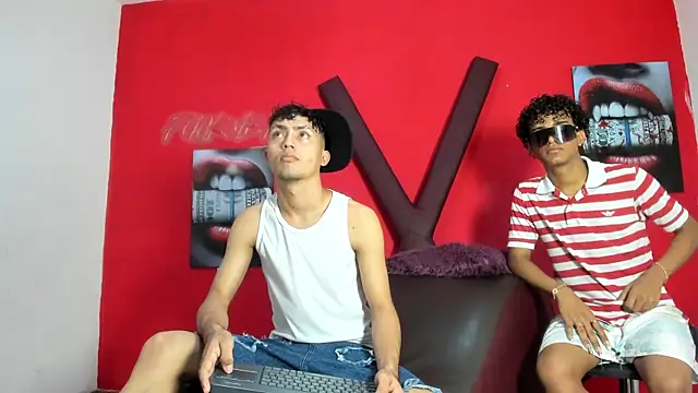 VERY HOT GUYS online show from 06/30/26, 01:23