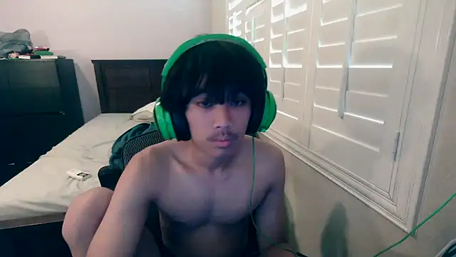 youngasianboy2007 online show from 10/11/25, 12:21