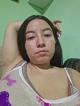 annyaparis online show from 10/31/25, 12:44