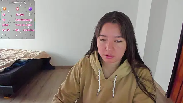 annyaparis online show from 04/15/26, 12:23