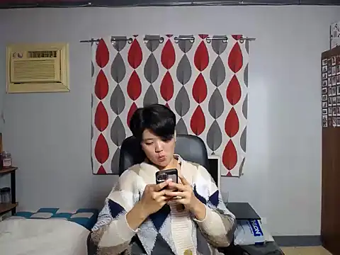 lady fingertips online show from 09/30/25, 12:54