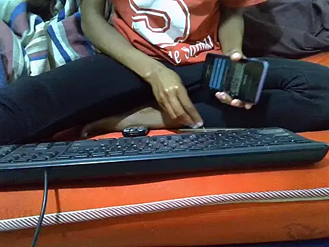 reneilwemat12 online show from 10/01/25, 12:44