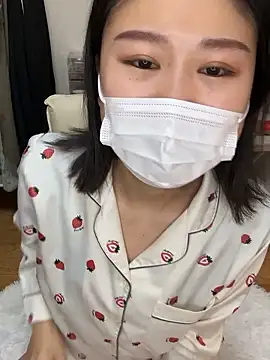Snapshot of mia2_jp chatting on 05/07/26, 10:37 mia2 jp online show from 05/07/26, 10:37