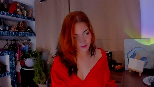 Snapshot of AmaruBloom chatting on 12/14/25, 10:42 AmaruBloom online show from 12/14/25, 10:42