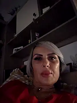 KirraWhite online show from 10/21/25, 06:08