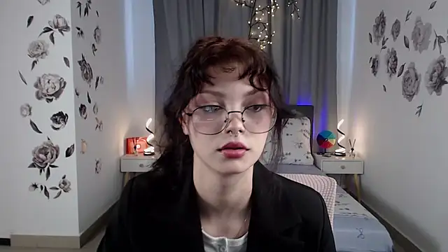 Snapshot of MileyRood chatting on 10/01/25, 11:22 MileyRood online show from 10/01/25, 11:22