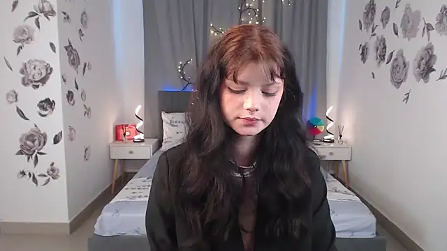 Snapshot of MileyRood chatting on 10/10/25, 11:15 MileyRood online show from 10/10/25, 11:15