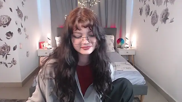 Snapshot of MileyRood chatting on 10/20/25, 11:16 MileyRood online show from 10/20/25, 11:16