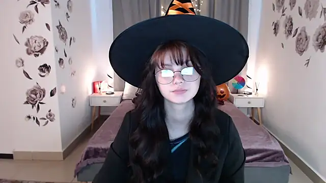 Snapshot of MileyRood chatting on 10/29/25, 11:39 MileyRood online show from 10/29/25, 11:39