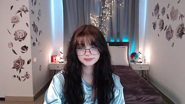 Snapshot of MileyRood chatting on 11/10/25, 01:15 MileyRood online show from 11/10/25, 01:15