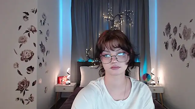 Snapshot of MileyRood chatting on 11/15/25, 01:14 MileyRood online show from 11/15/25, 01:14