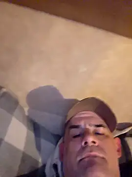 DeeBestEver online show from 05/01/26, 04:11