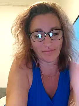 Snapshot of Fifi83Bell chatting on 10/11/25, 05:50 Fifi83Bell online show from 10/11/25, 05:50