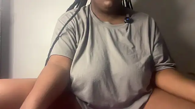 Snapshot of nanaisbackk chatting on 10/25/25, 05:04 nanaisbackk online show from 10/25/25, 05:04