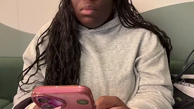 Snapshot of nanaisbackk chatting on 12/19/25, 08:54 nanaisbackk online show from 12/19/25, 08:54