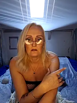 Snapshot of Jenny_Blum chatting on 12/05/25, 01:42 Jenny Blum online show from 12/05/25, 01:42