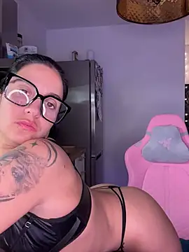 LaPetiteKim online show from 03/15/26, 08:15