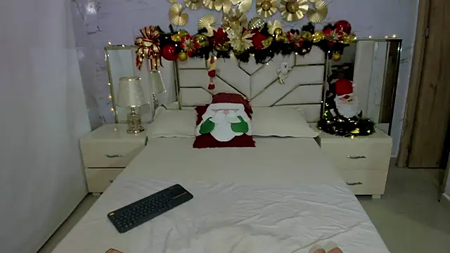 Snapshot of maddyslut_ chatting on 12/01/25, 10:42 maddyslut online show from 12/01/25, 10:42