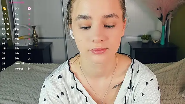 JinnyMcie online show from 04/11/26, 07:13