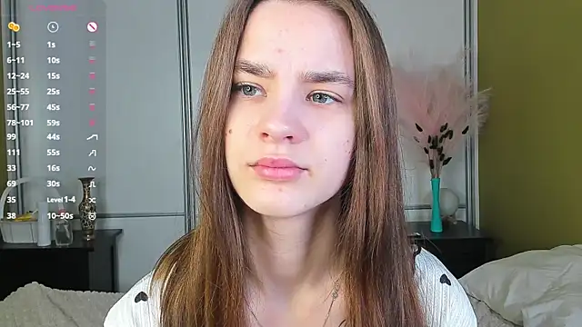 JinnyMcie online show from 04/15/26, 08:54