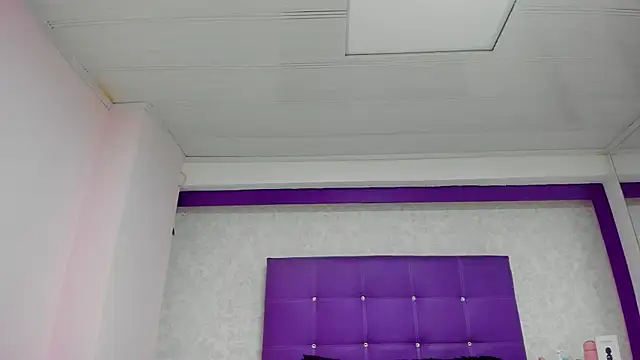 Snapshot of LeaMoreau22 chatting on 10/24/25, 11:39 LeaMoreau22 online show from 10/24/25, 11:39