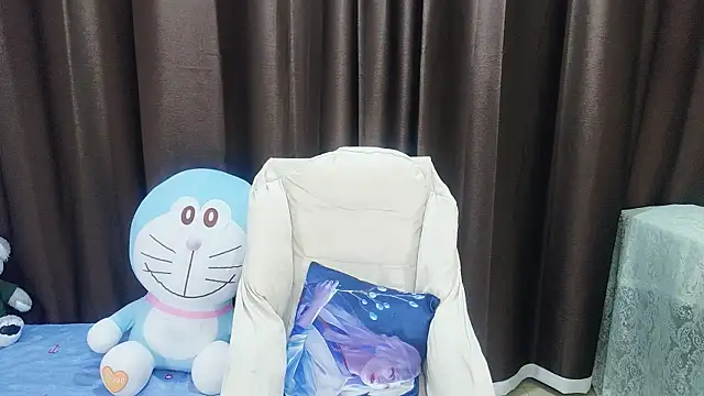 kindbee online show from 12/02/25, 10:42