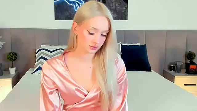 SugarWhisper online show from 11/18/25, 03:05