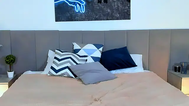 SugarWhisper online show from 11/30/25, 04:16