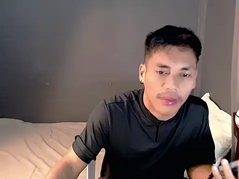 Snapshot of Cute_Lucas chatting on 10/14/25, 02:56 Cute Lucas online show from 10/14/25, 02:56