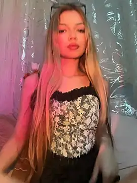  Siennaaa  online show from 03/08/26, 10:24