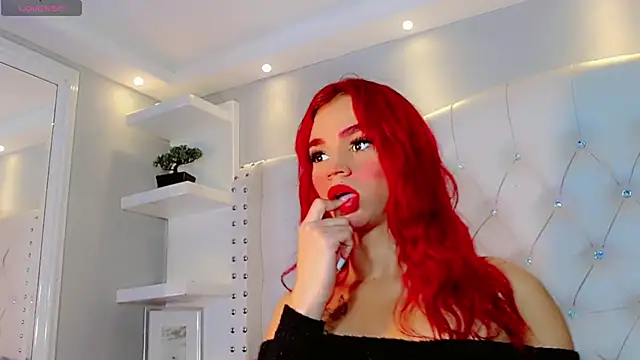 Snapshot of Saraa_Jone chatting on 11/18/25, 12:31 Saraa Jone online show from 11/18/25, 12:31