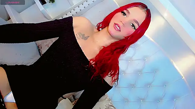 Snapshot of Saraa_Jone chatting on 11/22/25, 12:04 Saraa Jone online show from 11/22/25, 12:04