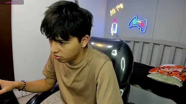 StiwenTwink online show from 12/02/25, 12:32