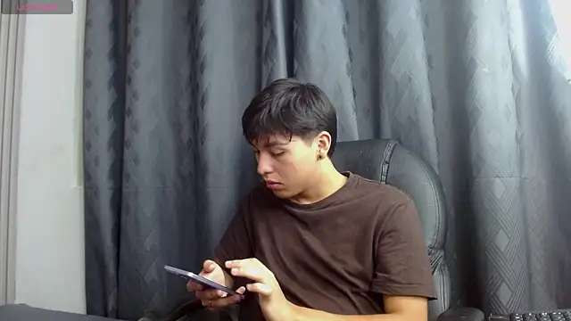 Snapshot of StiwenTwink chatting on 07/11/26, 01:14 StiwenTwink online show from 07/11/26, 01:14