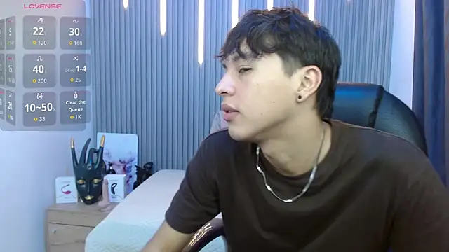 Snapshot of StiwenTwink chatting on 07/16/26, 01:06 StiwenTwink online show from 07/16/26, 01:06