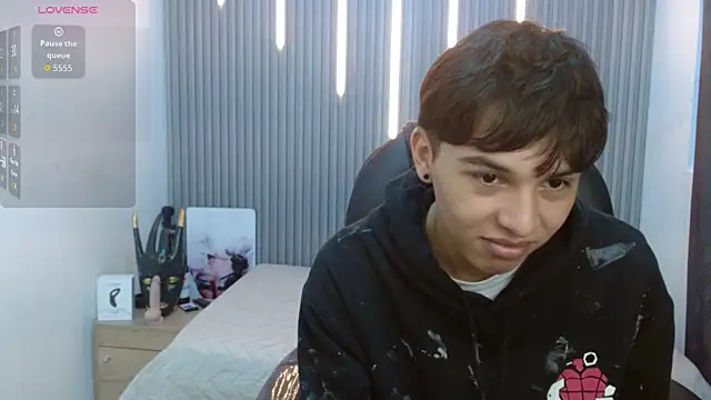 Snapshot of StiwenTwink chatting on 07/27/26, 01:51 StiwenTwink online show from 07/27/26, 01:51