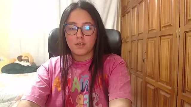 Venus cat  online show from 05/18/26, 04:07