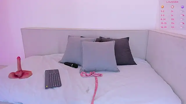 Snapshot of Samara_hale chatting on 12/03/25, 08:40 Samara hale online show from 12/03/25, 08:40