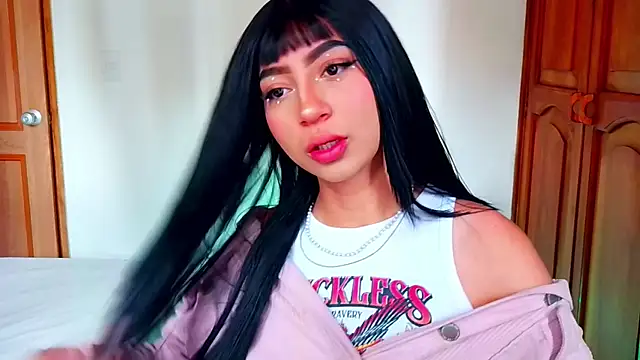 emma web  online show from 11/01/25, 04:20