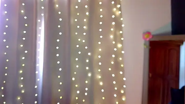 emma web  online show from 02/25/26, 04:38