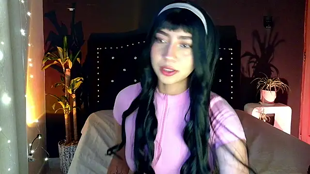 emma web  online show from 04/17/26, 03:48